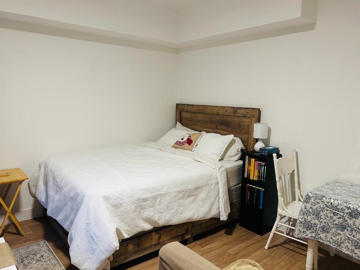 Victoria Private Studio Suite Colwood Eksteriør billede