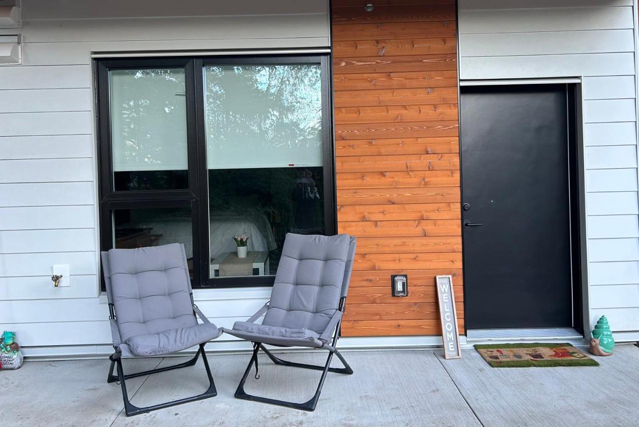 Victoria Private Studio Suite Colwood Eksteriør billede